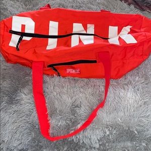 VS pink duffle bad